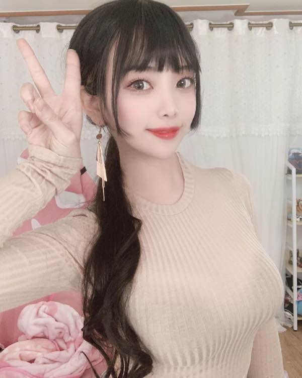 韩国网红主播Kim Dami大玩Cosplay 韩国网红主播Kim Dami大玩Cosplay
